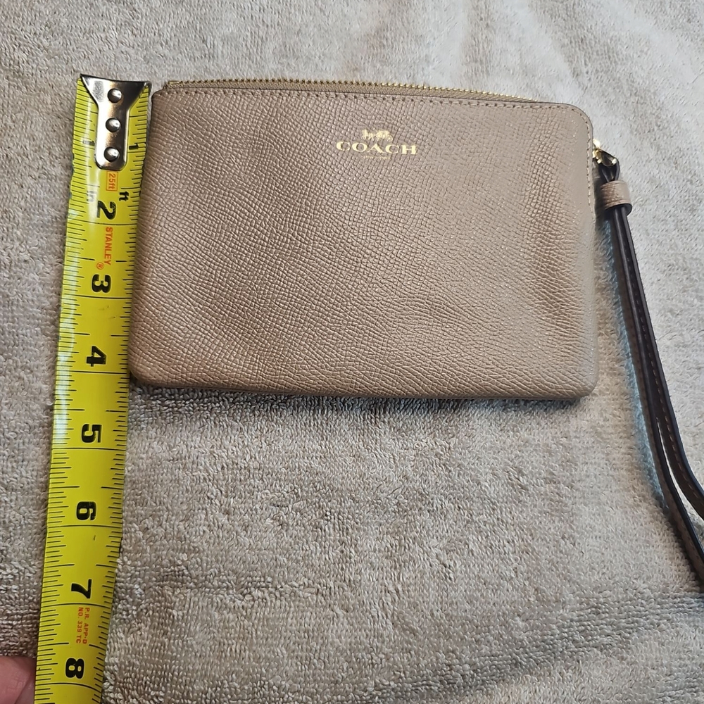 Coach Tan Wristlet Clutch NWT - Picture 2 of 5